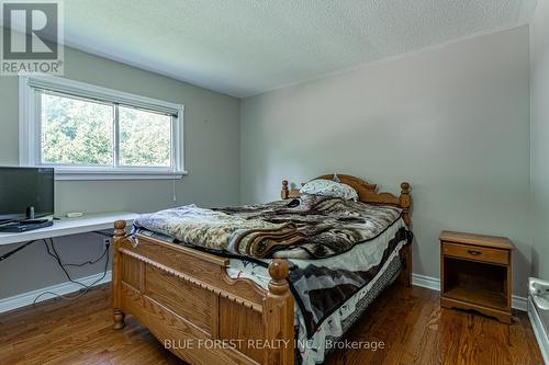 584337 Beachville Road, South-West Oxford (Beachville), ON - Indoor Photo Showing Bedroom