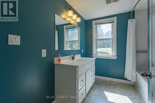 584337 Beachville Road, South-West Oxford (Beachville), ON - Indoor Photo Showing Bathroom