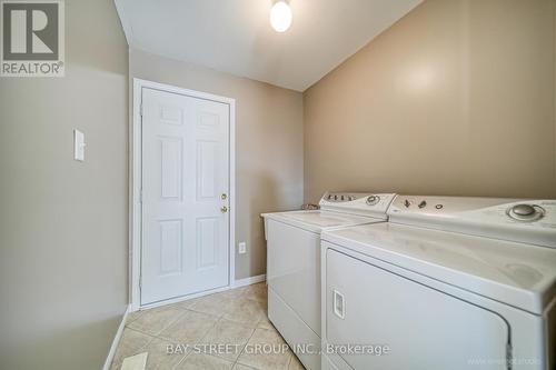 2037 Redstone Crescent, Oakville, ON - Indoor Photo Showing Laundry Room