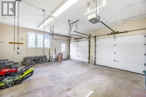 482 Grandview Drive, Meaford, ON - Indoor Photo Showing Garage