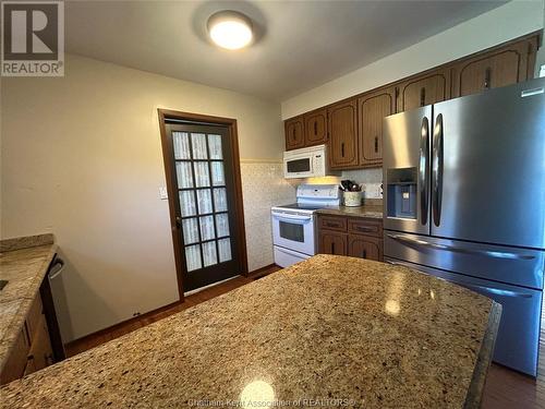 181 Oxley Drive, Chatham, ON - Indoor Photo Showing Kitchen