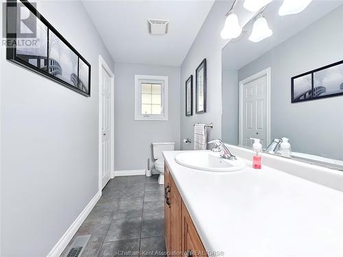 3 Frances Avenue, Chatham, ON - Indoor Photo Showing Bathroom