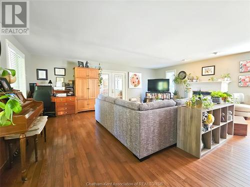 3 Frances Avenue, Chatham, ON - Indoor Photo Showing Living Room