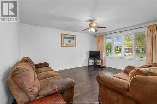 18 Pearl Street, Tilbury, ON - Indoor Photo Showing Living Room