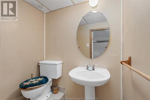 18 Pearl Street, Tilbury, ON - Indoor Photo Showing Bathroom