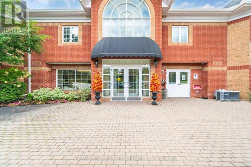 106 - 75 Treelawn Boulevard, Vaughan, ON - Outdoor