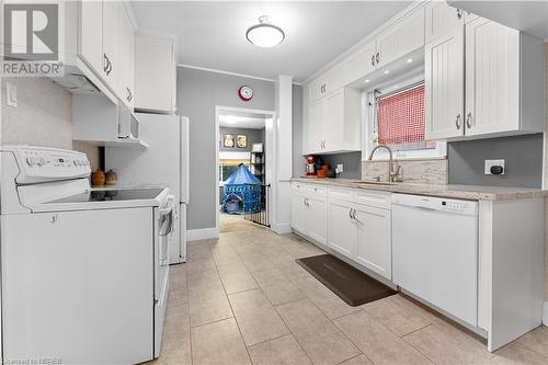 651 Jane Street, North Bay, ON - Indoor Photo Showing Laundry Room