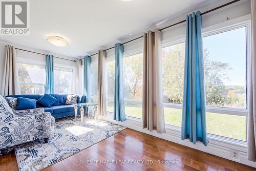 1630 Tottenham Road, New Tecumseth, ON - Indoor Photo Showing Living Room