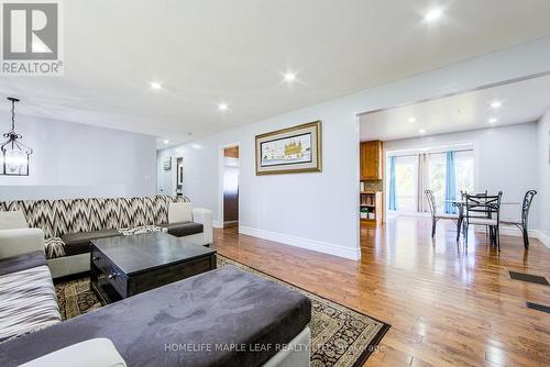 1630 Tottenham Road, New Tecumseth, ON - Indoor Photo Showing Living Room