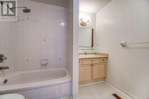 1121 Barclay Circle, Milton, ON - Indoor Photo Showing Bathroom