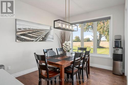 206 Leitch Street, Dutton/Dunwich (Dutton), ON - Indoor Photo Showing Dining Room