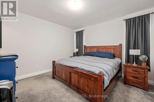 206 Leitch Street, Dutton/Dunwich (Dutton), ON - Indoor Photo Showing Bedroom