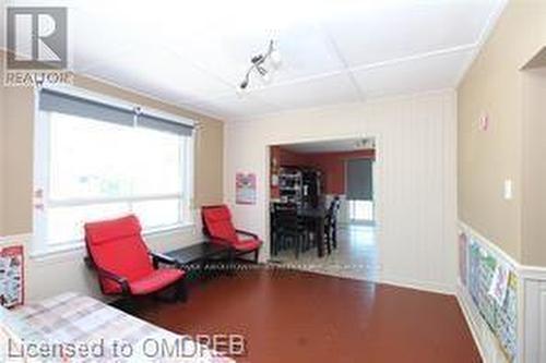 501 Queensdale Avenue E, Hamilton, ON - Indoor