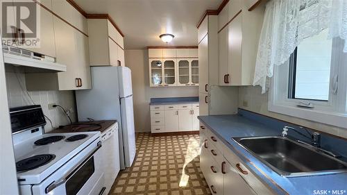 1802 97Th Street, North Battleford, SK - Indoor Photo Showing Kitchen