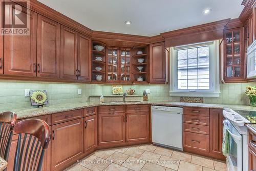 97 Huron Street, London, ON - Indoor Photo Showing Kitchen