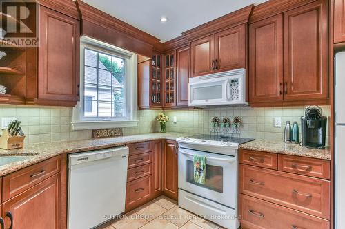 97 Huron Street, London, ON - Indoor Photo Showing Kitchen