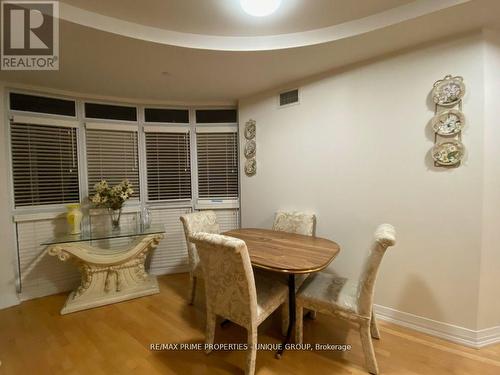 202 - 21 Carlton Street, Toronto, ON - Indoor Photo Showing Dining Room