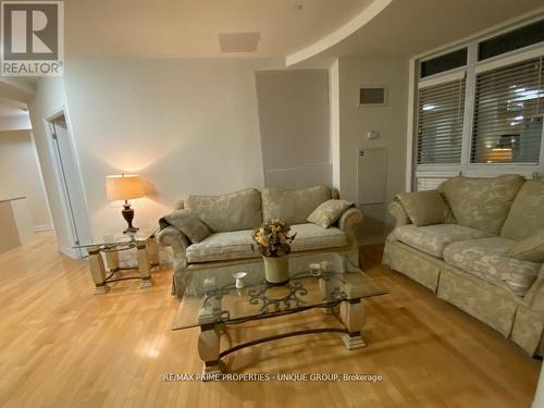 202 - 21 Carlton Street, Toronto, ON - Indoor Photo Showing Living Room