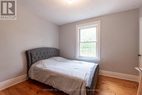 85 Elmwood Avenue E, London, ON - Indoor Photo Showing Bedroom