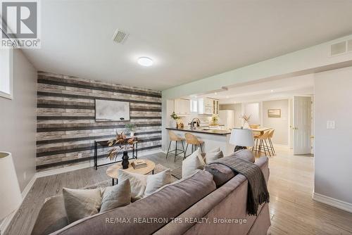 16 Duke Street, Whitby, ON - Indoor Photo Showing Living Room