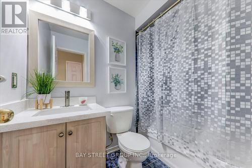 21 Debonair Drive, Richmond Hill, ON - Indoor Photo Showing Bathroom