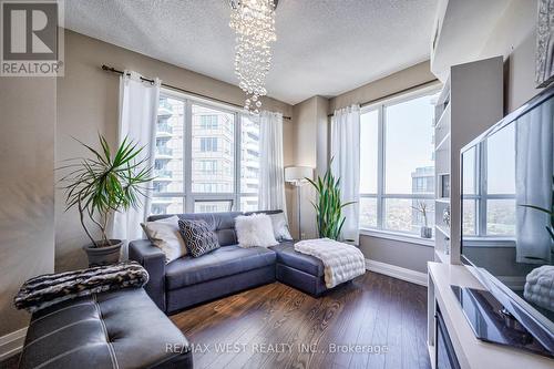 #2232 - 7161 Yonge Street, Markham, ON - Indoor Photo Showing Living Room