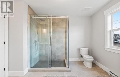 48 Rochefort, Dieppe, NB - Indoor Photo Showing Bathroom