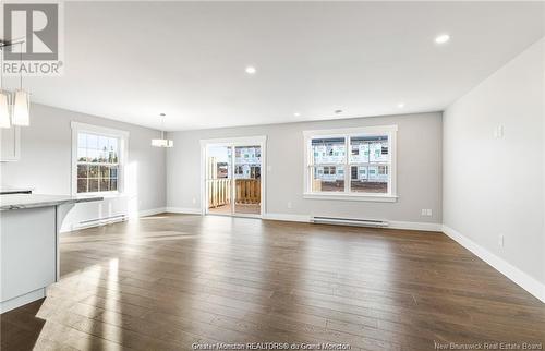 48 Rochefort, Dieppe, NB - Indoor Photo Showing Living Room