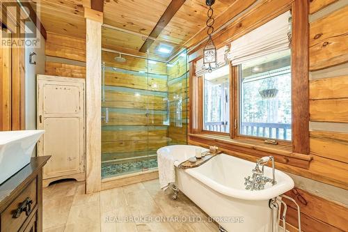 9209 Sideroad 27, Erin, ON - Indoor Photo Showing Bathroom