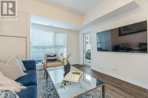 131 - 128 Grovewood Common, Oakville, ON - Indoor Photo Showing Living Room