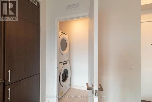 2919 - 4055 Parkside Village Drive, Mississauga, ON - Indoor Photo Showing Laundry Room