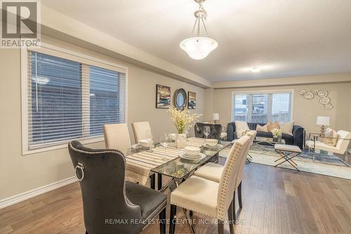 37 Blue Oak Street, Kitchener, ON - Indoor Photo Showing Dining Room