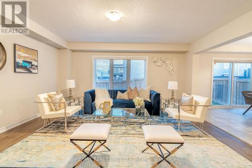 37 Blue Oak Street, Kitchener, ON - Indoor Photo Showing Living Room