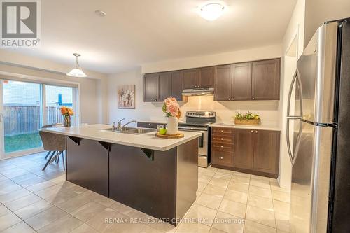 37 Blue Oak Street, Kitchener, ON - Indoor Photo Showing Kitchen With Stainless Steel Kitchen With Double Sink With Upgraded Kitchen