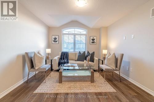 37 Blue Oak Street, Kitchener, ON - Indoor Photo Showing Living Room