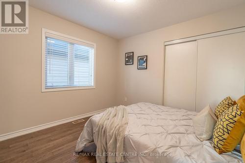 37 Blue Oak Street, Kitchener, ON - Indoor Photo Showing Bedroom