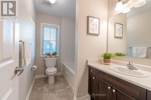 37 Blue Oak Street, Kitchener, ON - Indoor Photo Showing Bathroom