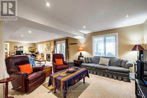 275 Waterbury Crescent, Scugog (Port Perry), ON - Indoor Photo Showing Living Room