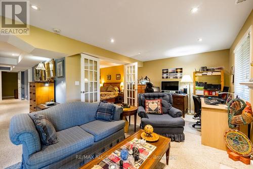 275 Waterbury Crescent, Scugog (Port Perry), ON - Indoor Photo Showing Living Room