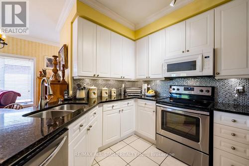 275 Waterbury Crescent, Scugog (Port Perry), ON - Indoor Photo Showing Kitchen With Double Sink