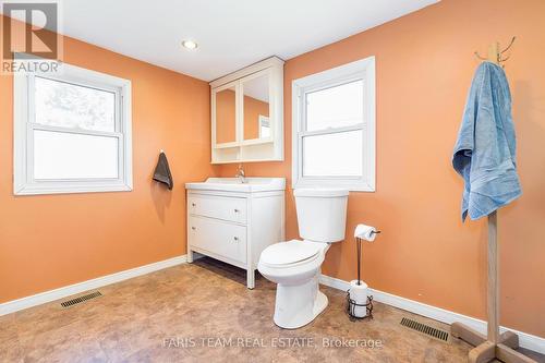 2508 Old Fort Road, Midland, ON - Indoor Photo Showing Bathroom