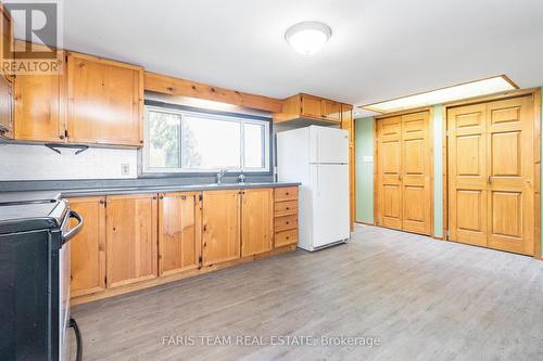 2508 Old Fort Road, Midland, ON - Indoor Photo Showing Kitchen