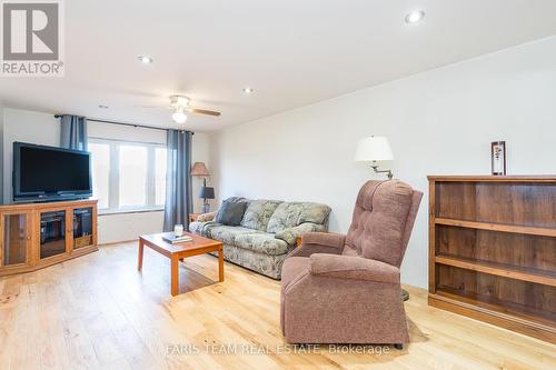 2508 Old Fort Road, Midland, ON - Indoor Photo Showing Living Room