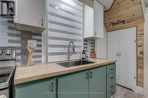 84 Ross Street, St. Thomas, ON - Indoor Photo Showing Kitchen