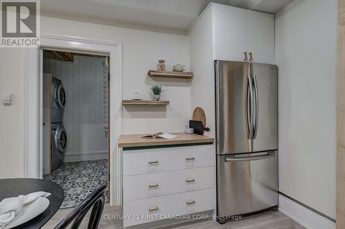 84 Ross Street, St. Thomas, ON - Indoor Photo Showing Kitchen