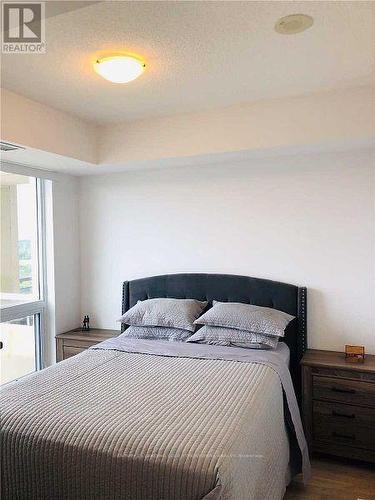 1712 - 9205 Yonge Street, Richmond Hill, ON - Indoor Photo Showing Bedroom