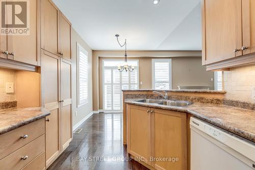 3439 Robin Hill Circle, Oakville, ON - Indoor Photo Showing Kitchen With Double Sink