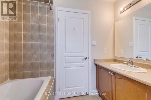 3439 Robin Hill Circle, Oakville, ON - Indoor Photo Showing Bathroom