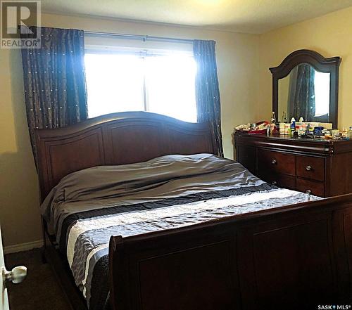 421 113Th Street W, Saskatoon, SK - Indoor Photo Showing Bedroom