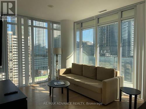 1408 - 75 St Nicholas Street, Toronto, ON - Indoor Photo Showing Living Room